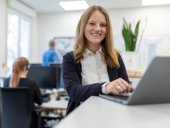 eb-zehnder-sabrina-office-05